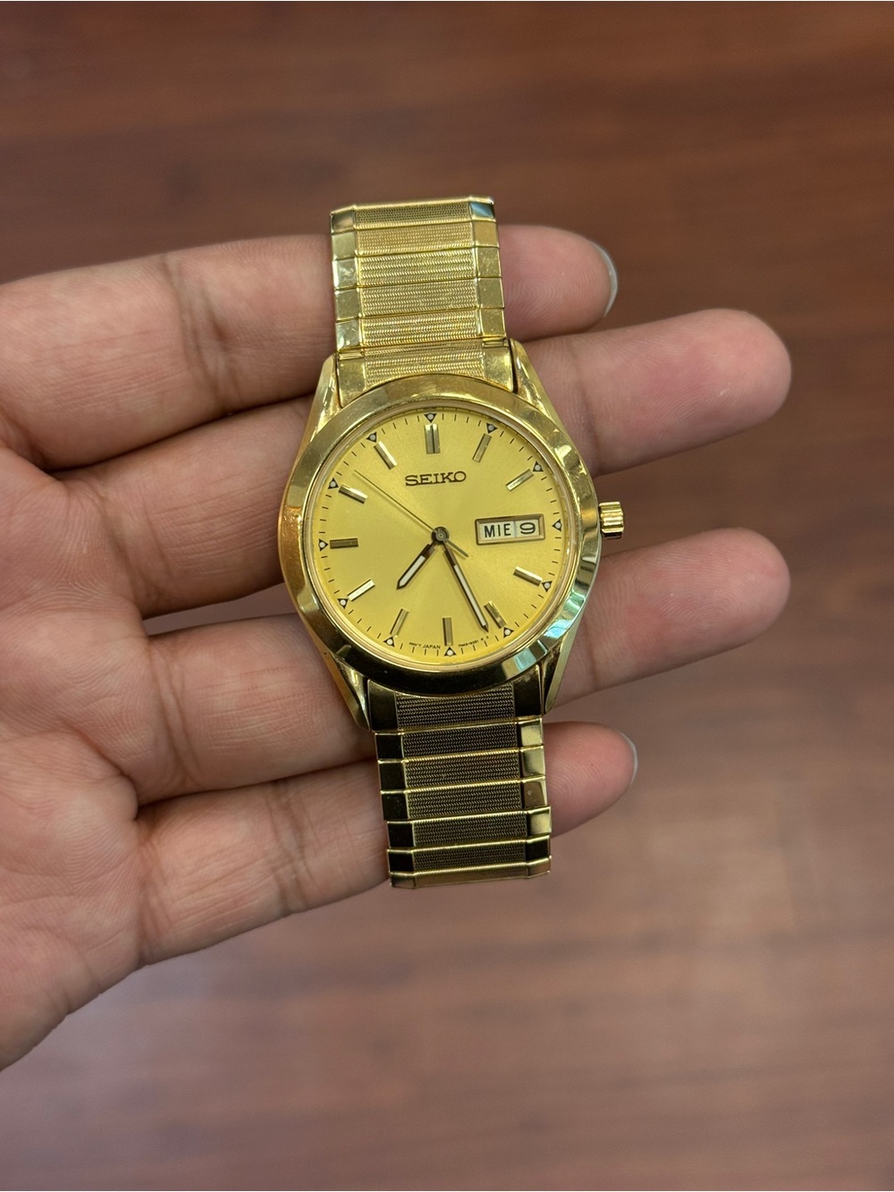 Seiko vintage mens adjustable strap Gold Watch with Gold Dial daydate watch